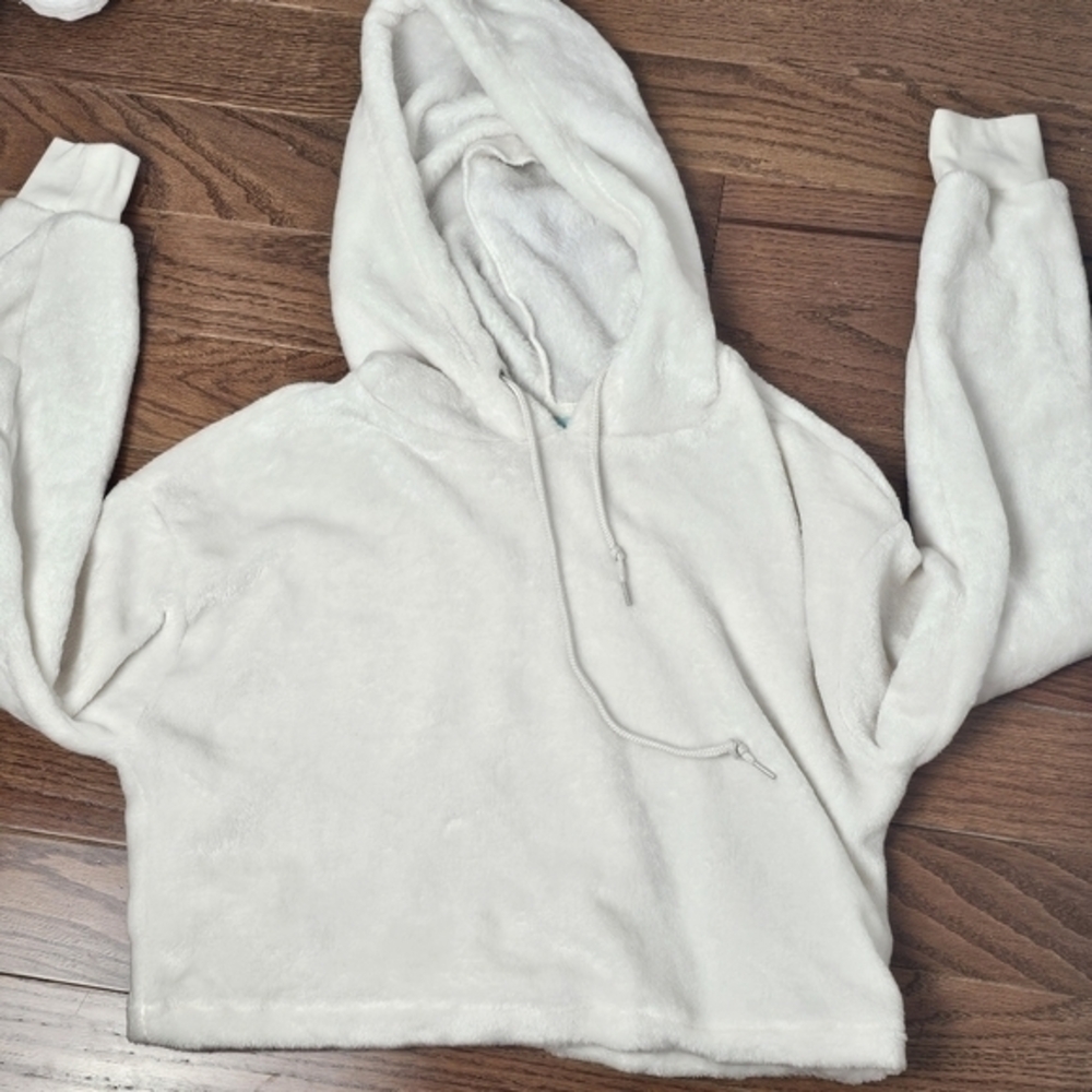 Miss Posh Loungewear Cropped White/Beige Hoodie Long Sleeve Medium Plush